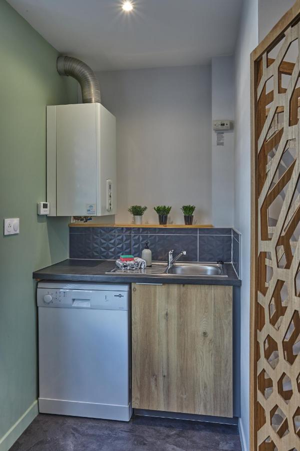 Apartment Centre A Pied Appt Avec Sauna, Linge, Wifi, Stationnement Gratuit *